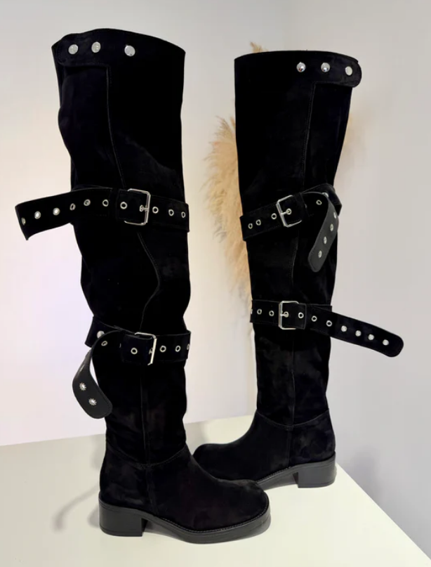 Women’s Chic Boots